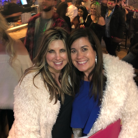 Meet your Posher🌺 - Picture 8 of 16